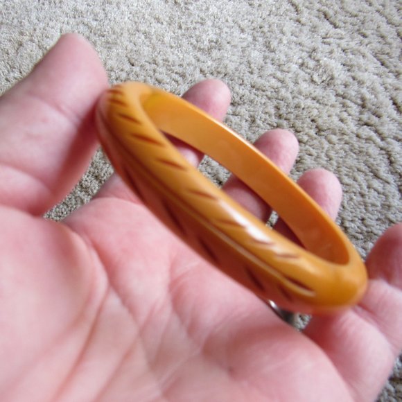 Butterscotch Carved Bakelite Bangle Tested - Picture 3 of 5